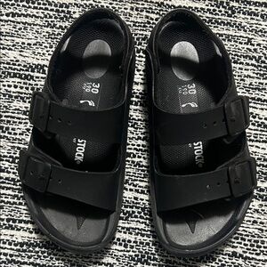 Birkenstock Mogami Kids all black size 30/12-12.5, like new condition